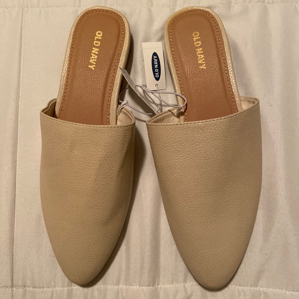 Brand new- Old Navy Cream slip on mules